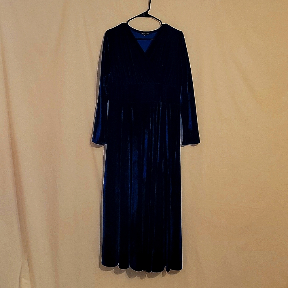 DRESS